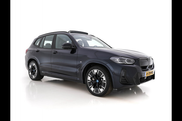 BMW iX3 High-Executive M-Sport-Pack 80 kWh [ 3-Fase ] (INCL-BTW) *PANO | VERNASCA-LEATHER | HEAD-UP | ADAPT.CRUISE | FULL-LED | HARMAN/KARDON-AUDIO | BLIND-SPOT | MEMORY-PACK | SPORT-SEATS | DIGI-COCKPIT | SURROUND-VIEW | NAVI-FULLMAP | 20"ALU*