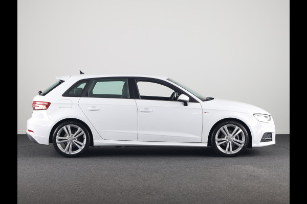 Audi A3 Sportback 30 TFSI Sport S Line Edition 116 pk S-tronic | Navigatie | Parkeersensoren achter | Cruise control | LED koplampen | S-Line |