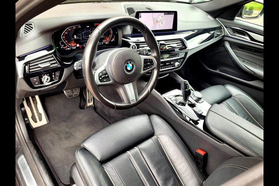 BMW 5 Serie Touring 520i M-sport, Radar, Adaptive Cruise, Haak, Virtual Cockpit (1e eig. NL BTW-auto)