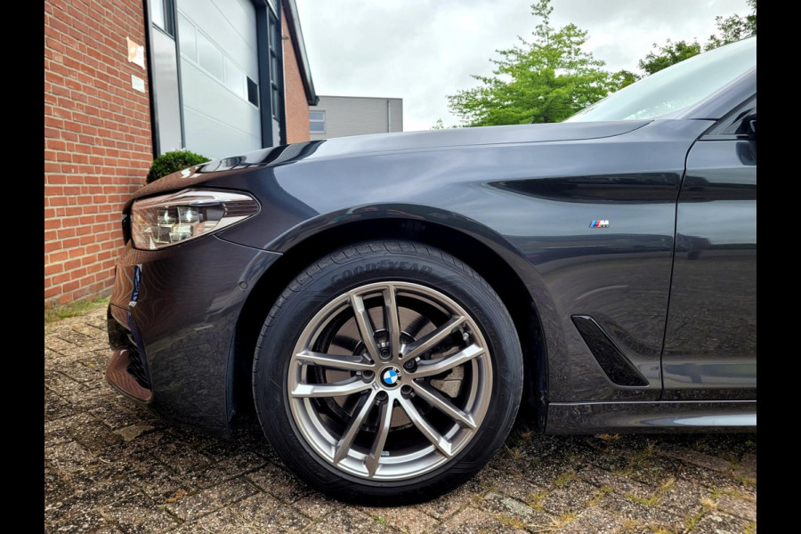 BMW 5 Serie Touring 520i M-sport, Radar, Adaptive Cruise, Haak, Virtual Cockpit (1e eig. NL BTW-auto)