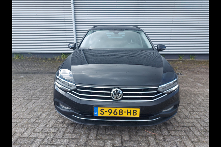 Volkswagen Passat Variant 1.5 TSI Comfort Business Automaat, airco,cruise,wegklapbare trekhaak,navigatie,parkeersensoren,