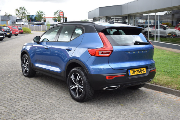 Volvo XC40 T4 AWD 190PK Automaat R-Design | 360 Camera | 18 "LMV | Stoelverwarming | Blis | Stuurverwarming