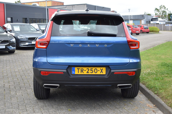 Volvo XC40 T4 AWD 190PK Automaat R-Design | 360 Camera | 18 "LMV | Stoelverwarming | Blis | Stuurverwarming