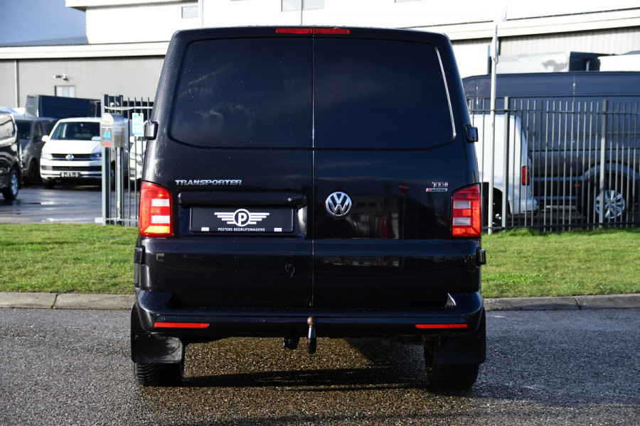 Volkswagen Transporter 2.0 TDI L2H1 DC 4Motion Highline Black Edition Camera, Cruise, Automaat, Multimedia, 204Pk, 2 x schuifdeur, LED,