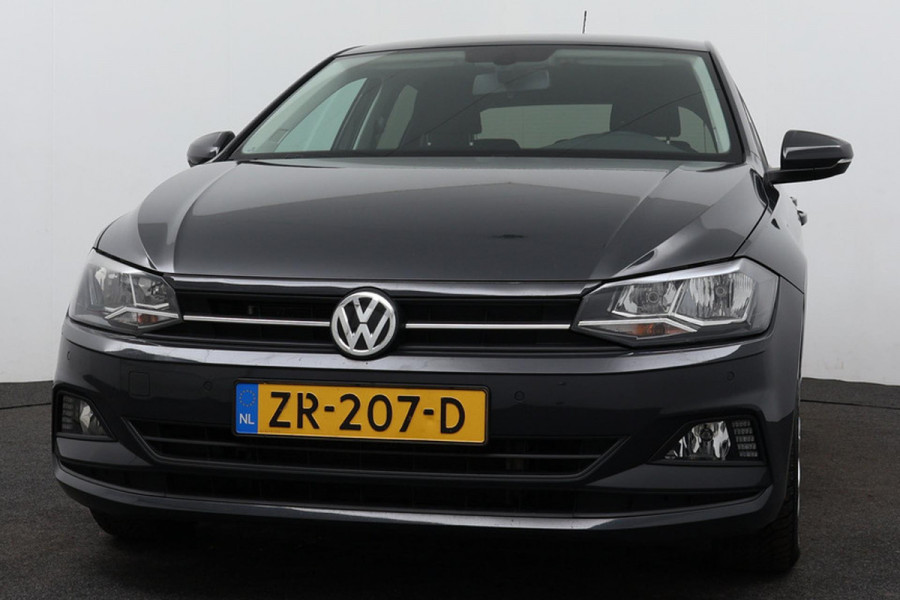 Volkswagen Polo 1.0 TSI Comfortline Automaat (NAVIGATIE, PARKEERSENSOREN, CLIMA, CARPLAY, 1e EIGENAAR, GOED ONDERHOUDEN)