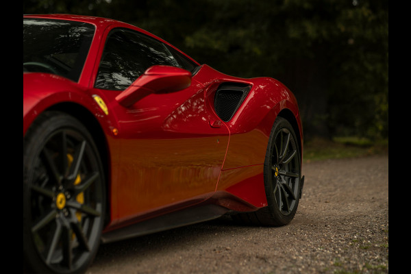 Ferrari 488 Pista | Atelier Car | Rosso Fuoco | Full carbon! | New condition | Carbon wheels