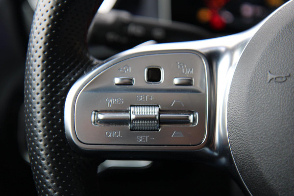 Mercedes-Benz A-Klasse 200 AMG/PANO/NIGHT/SFEER/CAMERA/VOL