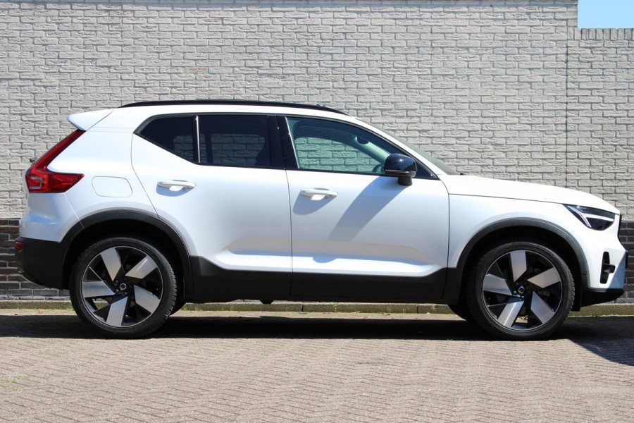 Volvo XC40 1.5 T4 Recharge Ultimate Dark | ACTIEMAAND! | Panoramadak | Leder | H&K | Camera