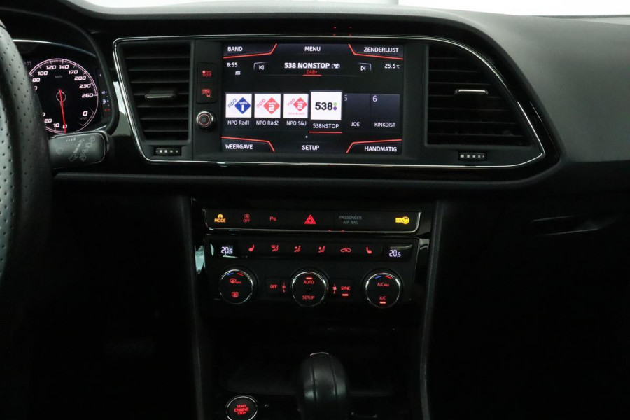 Seat Leon 1.5 TSI FR Intens | Panoramadak | Stoelverwarming | Beats | Trekhaak | Carplay | Full LED | Virtual Cockpit | Camera | Keyless | Navigatie