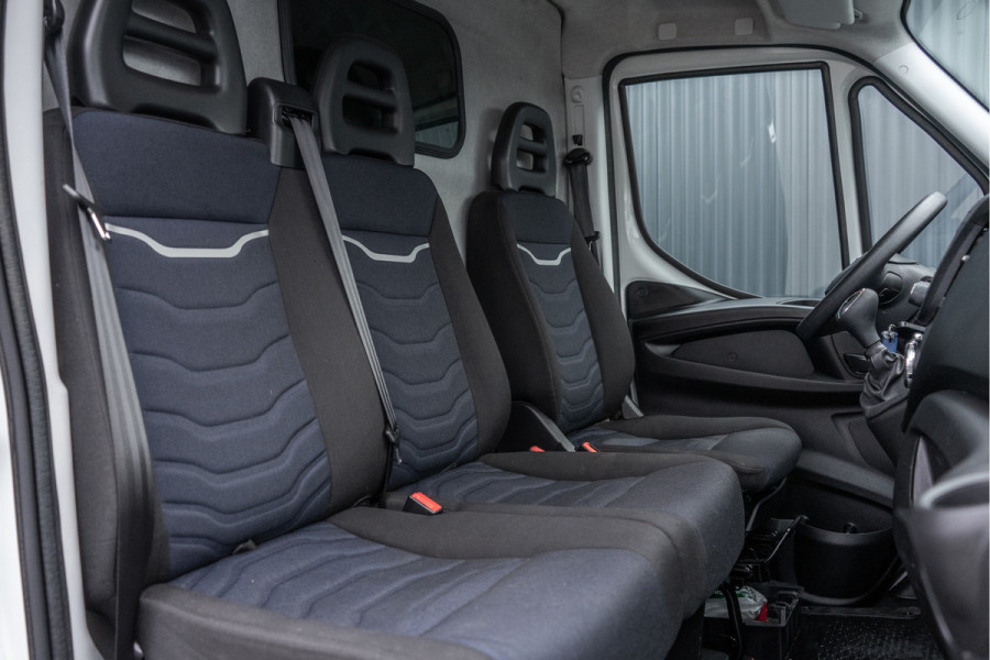 Iveco Daily 35S16V L4H2 | Automaat | 157 PK | Climate | 3500 KG Trekgewicht | MF Stuur | 3-Persoons