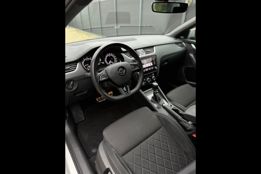 Škoda Octavia Combi 2.0 TSI RS 230 CarPlay Nardo Grey