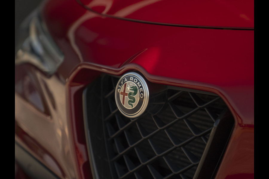 Alfa Romeo Stelvio 2.9 V6 AWD Quadrifoglio | Pano-dak | Harman/Kardon | Adapt. cruise | Rosso Competizione