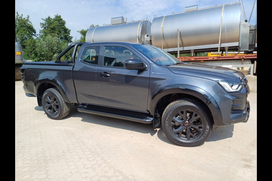 Isuzu D-max Extended Cab V-Cross Automaat 163 Pk 3,5T Trekvermogen STOCK