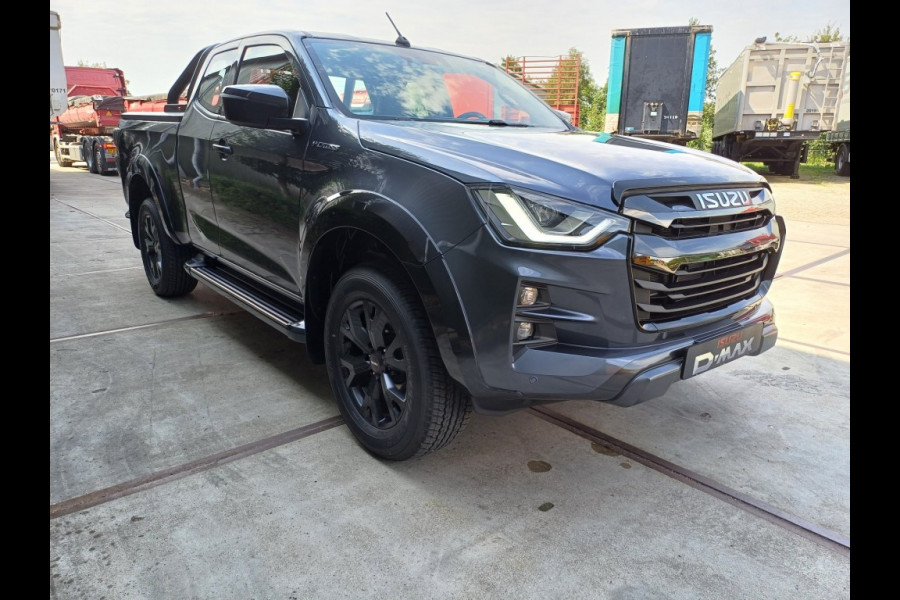 Isuzu D-max Extended Cab V-Cross Automaat 163 Pk 3,5T Trekvermogen STOCK