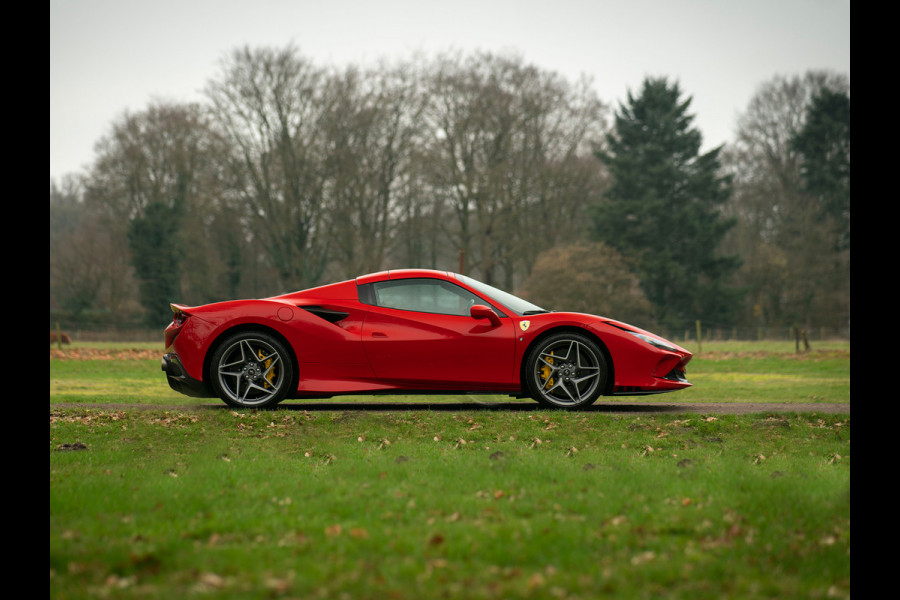 Ferrari F8 Spider 3.9 V8 HELE | Daytona Racing Seats | Veel carbon! | Lift | Camera | Alcantara int. | Pass. display