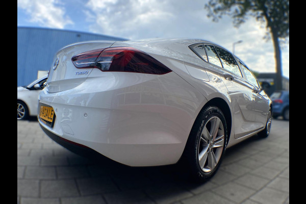 Opel Insignia Grand Sport 1.5 Turbo 16V SIDI Edition 89.000 KM - Navigatie I Airco I LED I PDC I Sport velgen I Dealer onderhouden