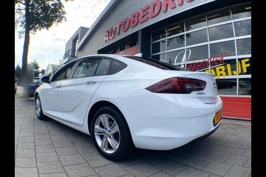 Opel Insignia Grand Sport 1.5 Turbo 16V SIDI Edition 89.000 KM - Navigatie I Airco I LED I PDC I Sport velgen I Dealer onderhouden