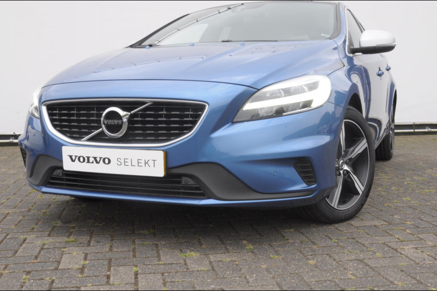 Volvo V40 T3 152PK Automaat R-Design / DAB+ / Panoramadak / 17'' Ixion velgen / Parkeer Camera