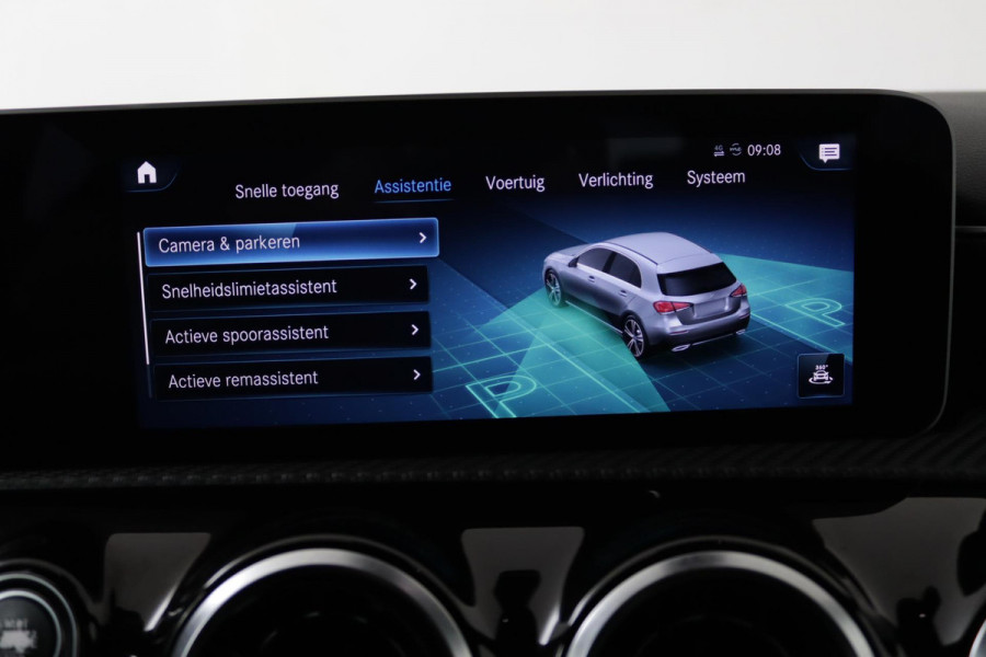 Mercedes-Benz A-Klasse 180 Business Solution Automaat (STOELVERWARMING, CAMERA, PARKEERSENSOREN, 1e EIGENAAR, GOED ONDERHOUDEN)