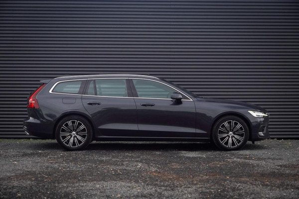 Volvo V60 2.0 T8 Twin Engine AWD Inscription / Trekhaak / Pano / NL Auto / BTW