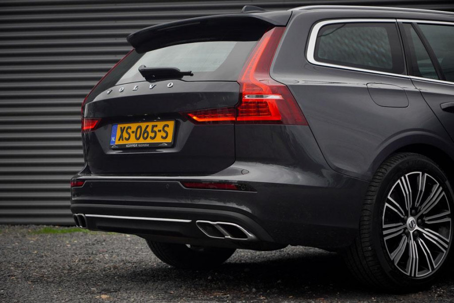 Volvo V60 2.0 T8 Twin Engine AWD Inscription / Trekhaak / Pano / NL Auto / BTW