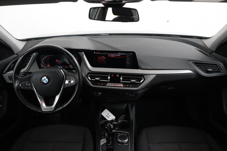 BMW 1-serie 118i Automaat (NAVIGATIE, DIGITALE COCKPIT, CARPLAY, LED, CLIMA, 1e EIGENAAR)