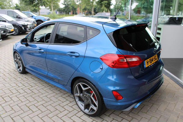 Ford Fiesta 1.5 EcoBoost 200 PK ST-3 | Camera | Cruise Control | Winterpakket | 18 Inch Lichtmetalen Velgen | Keyless | Navigatie