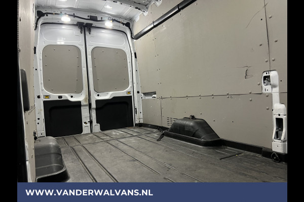 Ford Transit 2.0 TDCI L4H3 Jumbo Euro6 Airco | Camera | Navigatie | LED | Adaptieve Cruisecontrol Parkeersensoren, Bijrijdersbank