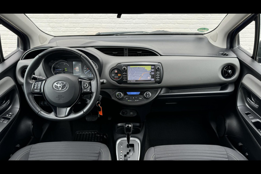 Toyota Yaris 1.5 Hybrid Energy Navigatie Parkeercamera Clima Dealer onderhouden Lane assist