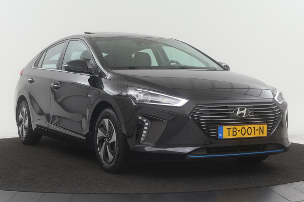 Hyundai IONIQ 1.6 GDi Premium | 1e eigenaar | Schuifdak | Adaptive cruise | Leder | Stoelventilatie | Carplay | Camera | Xenon | Navigatie | Climate control | Verwarmd stuurwiel