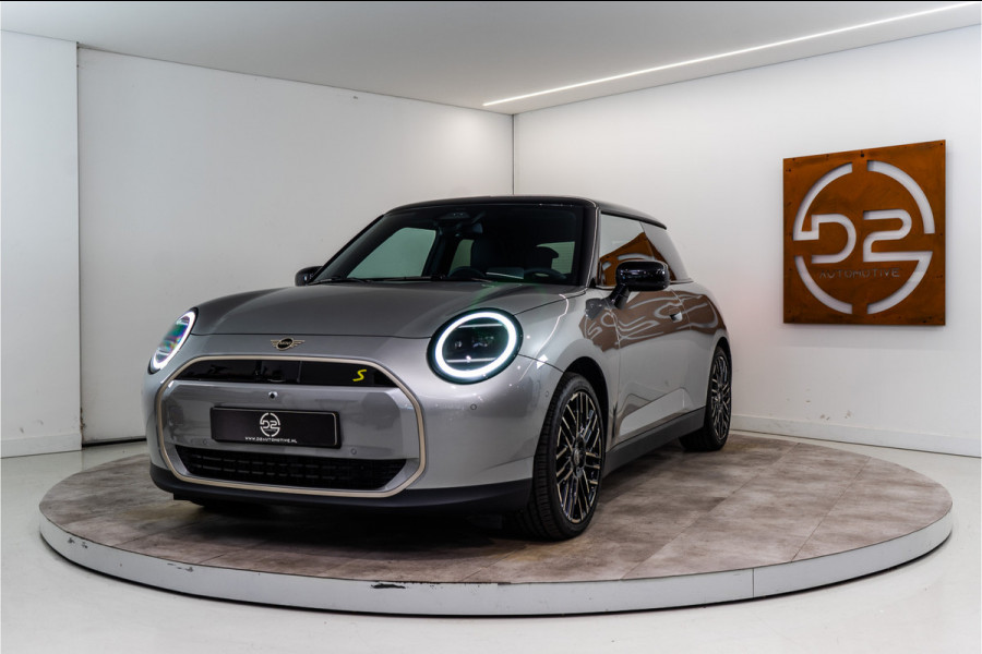 MINI Cooper SE Favoured 54.2 kWh 218PK NIEUW | Pakket XL | Harman/Kardon | Pano | Sfeer | VOL!