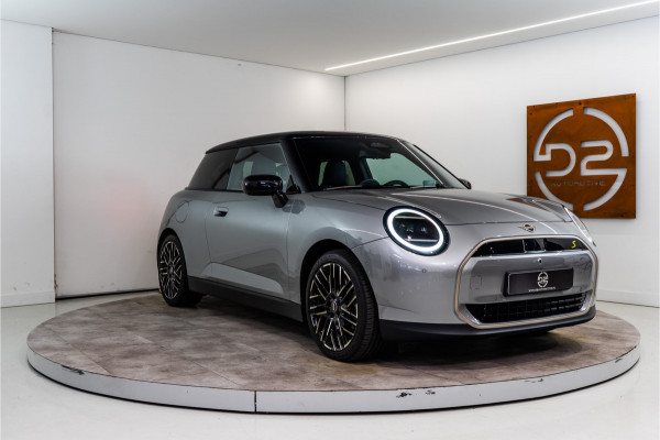 MINI Cooper SE Favoured 54.2 kWh 218PK NIEUW | Pakket XL | Harman/Kardon | Pano | Sfeer | VOL!