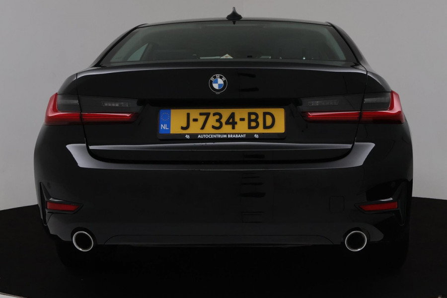 BMW 3 Serie 318i Executive Edition Automaat (NAVIGATIE, PDC, CRUISE, NL-AUTO, DEALER ONDERHOUDEN, 1E EIGENAAR)