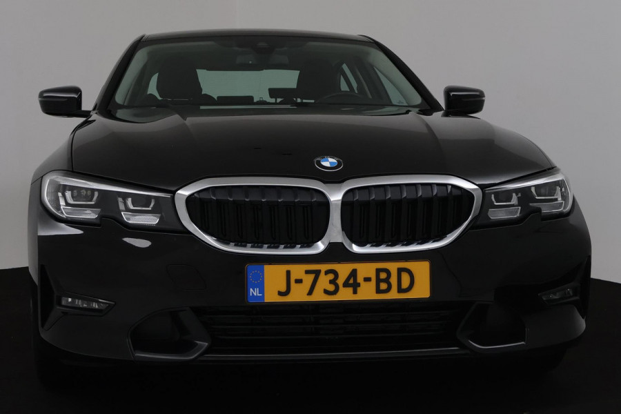 BMW 3 Serie 318i Executive Edition Automaat (NAVIGATIE, PDC, CRUISE, NL-AUTO, DEALER ONDERHOUDEN, 1E EIGENAAR)