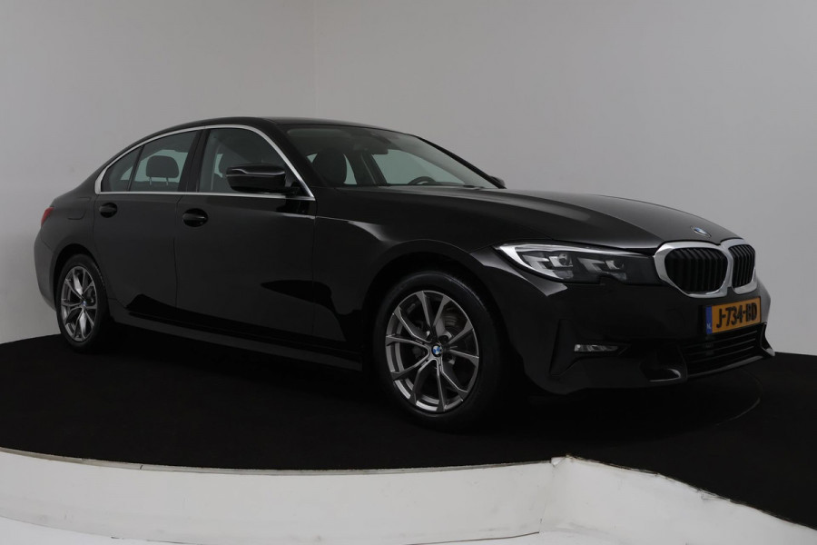 BMW 3 Serie 318i Executive Edition Automaat (NAVIGATIE, PDC, CRUISE, NL-AUTO, DEALER ONDERHOUDEN, 1E EIGENAAR)