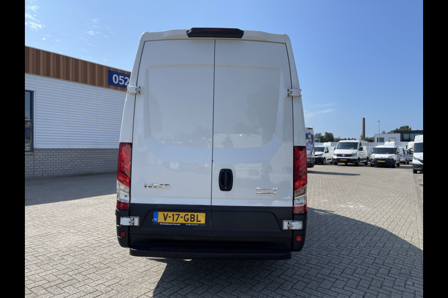 Iveco Daily 35S16V 2.3 352 L2H2 automaat / vaste prijs rijklaar € 27.950 ex btw / lease vanaf € 500 / climate control / mag 3500 kg trekken / pdc en opstap achter !