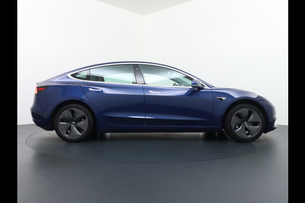 Tesla Model 3 GERESERVEERD      SR+ 325PK AutoPilot Leer PanoDak Adaptive cruise 18" Camera's Elektr.-Stuur+Stoelen+Spiegels+Geheugen+Easy-Ent Ecc Navigatiesysteem full map LED-a+v Koplampspoeiers Comfortstoel(en) ACC Dual-ECC DAB Voorverwarmen interieur via App Keyless via Telefoonsleutel One-Pedal-Drive Origin. NLse auto ! 1e eigenaar