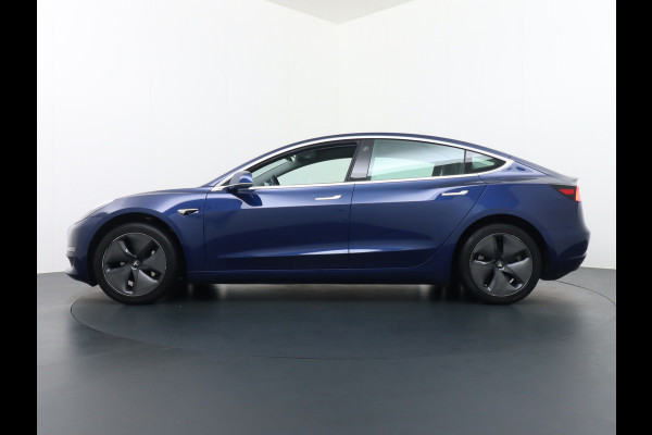 Tesla Model 3 GERESERVEERD      SR+ 325PK AutoPilot Leer PanoDak Adaptive cruise 18" Camera's Elektr.-Stuur+Stoelen+Spiegels+Geheugen+Easy-Ent Ecc Navigatiesysteem full map LED-a+v Koplampspoeiers Comfortstoel(en) ACC Dual-ECC DAB Voorverwarmen interieur via App Keyless via Telefoonsleutel One-Pedal-Drive Origin. NLse auto ! 1e eigenaar