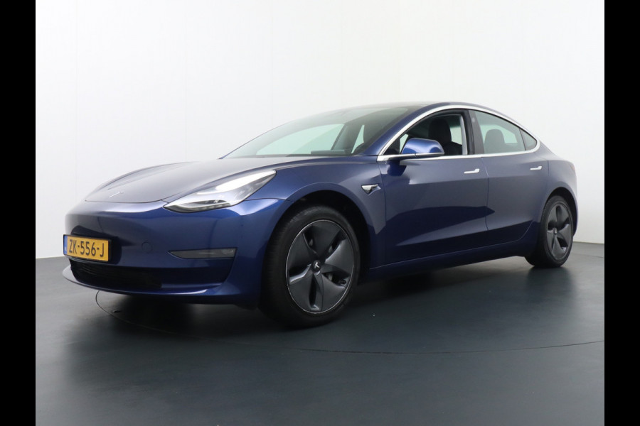 Tesla Model 3 GERESERVEERD      SR+ 325PK AutoPilot Leer PanoDak Adaptive cruise 18" Camera's Elektr.-Stuur+Stoelen+Spiegels+Geheugen+Easy-Ent Ecc Navigatiesysteem full map LED-a+v Koplampspoeiers Comfortstoel(en) ACC Dual-ECC DAB Voorverwarmen interieur via App Keyless via Telefoonsleutel One-Pedal-Drive Origin. NLse auto ! 1e eigenaar