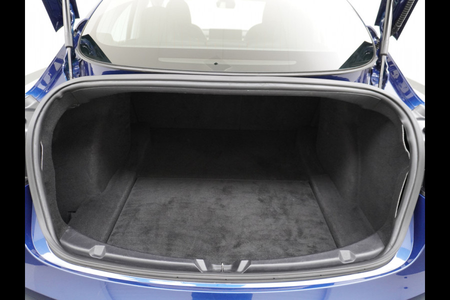 Tesla Model 3 GERESERVEERD      SR+ 325PK AutoPilot Leer PanoDak Adaptive cruise 18" Camera's Elektr.-Stuur+Stoelen+Spiegels+Geheugen+Easy-Ent Ecc Navigatiesysteem full map LED-a+v Koplampspoeiers Comfortstoel(en) ACC Dual-ECC DAB Voorverwarmen interieur via App Keyless via Telefoonsleutel One-Pedal-Drive Origin. NLse auto ! 1e eigenaar