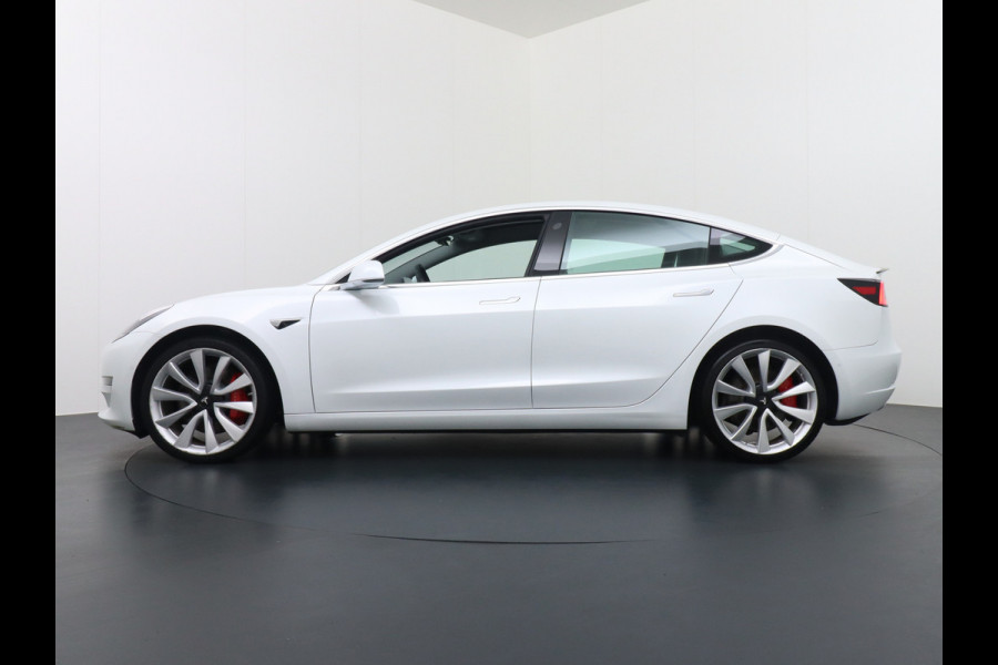 Tesla Model 3 Performance 513pk 0-100 3,4 sec. 20" FSD-vb. AutoPilot Carbon Spoiler Premium-HiFi Pano.dak Camera Leer Adaptive-Cruise+Stop&Go  4wd Rode Remklauwen Premium Audio Veel grip door 4WD vierwielaandrijving.  Origineel Nederlandse auto ! Orig.NL auto  1e eigenaar