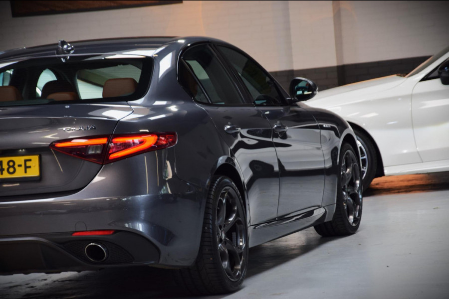 Alfa Romeo Giulia 2.0 T AWD Veloce Navigatie|Leder|Org.NL|2e Eig|85000km!!|280pk!!