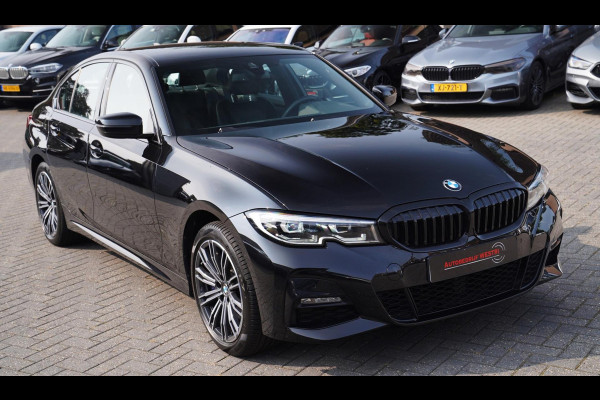 BMW 3-serie 330e High Executive | M-pakket | Luxe leder / Alcantara | LED koplampen | Dealer onderhouden | Shadowline | Stoelverwa