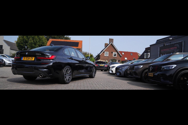 BMW 3-serie 330e High Executive | M-pakket | Luxe leder / Alcantara | LED koplampen | Dealer onderhouden | Shadowline | Stoelverwa