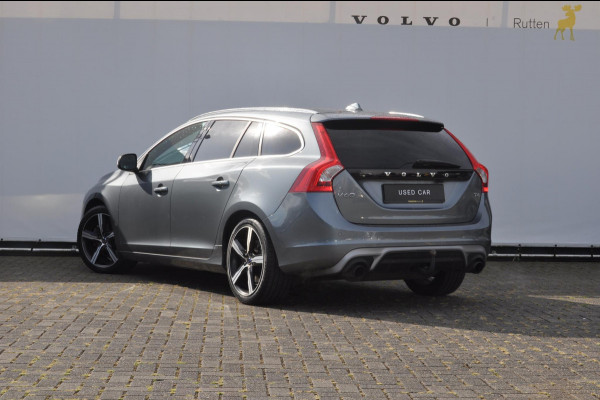 Volvo V60 T4 190PK Automaat Business Sport / Trekhaak / Adaptieve koplampen / Cruise control / Panorama dak / Stoelverwarming / Bluetooth / Leder /