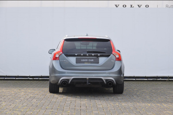 Volvo V60 T4 190PK Automaat Business Sport / Trekhaak / Adaptieve koplampen / Cruise control / Panorama dak / Stoelverwarming / Bluetooth / Leder /