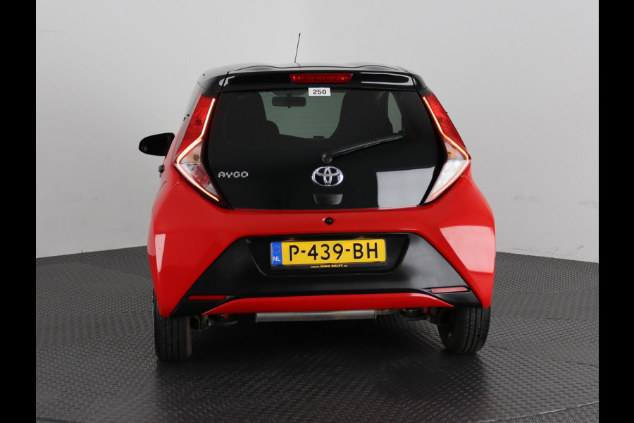 Toyota Aygo 1.0 VVT-i BI-TONE X 1e EIGENAAR. AIRCO. BLUETOOTH GARANTIE TOT 2032 !!!