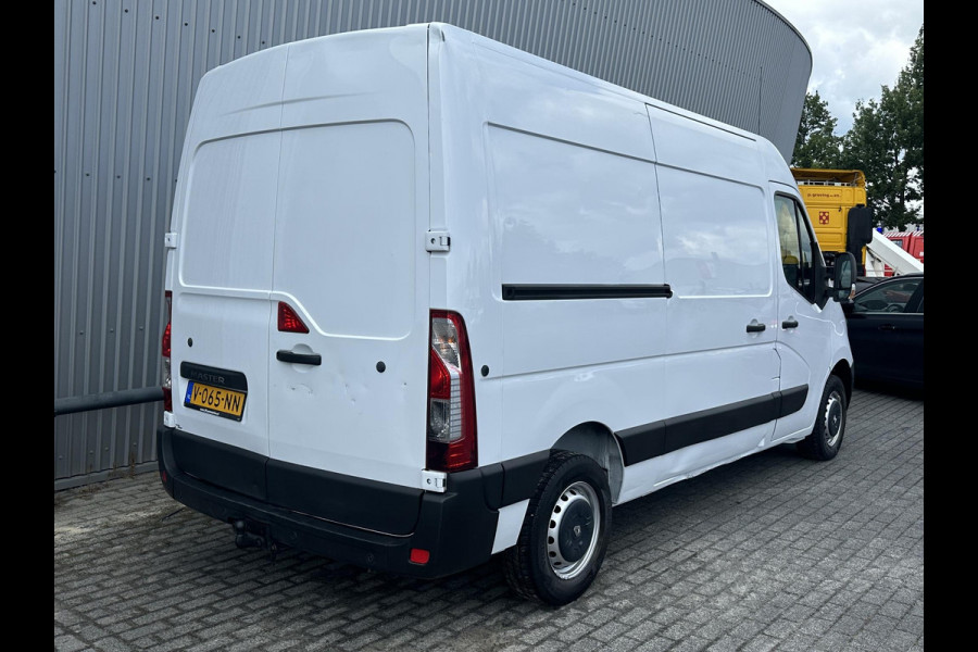 Renault Master T35 2.3 dCi L2H2*A/C*CRUISE*HAAK*3-ZITS*ELEK.RAMEN