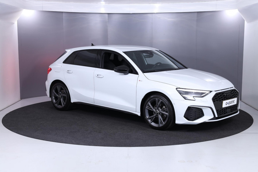 Audi A3 Sportback 30 TFSI S-line 110 pk S-tronic | Verlengde garantie | Navigatie | Parkeersensoren (Park assist) | Cruise control | Full-LED koplampen |