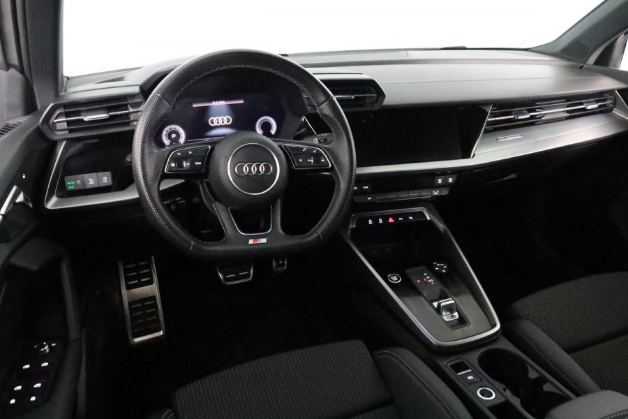 Audi A3 Sportback 30 TFSI S-line 110 pk S-tronic | Verlengde garantie | Navigatie | Parkeersensoren (Park assist) | Cruise control | Full-LED koplampen |